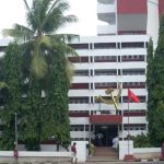 പയ്യന്നൂരില്‍ മുഖ്യമന്ത്രിയെ സ്വീകരിച്ചത് കൈത്തറി മുണ്ടു നല്‍കി