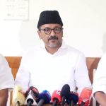 താമരശ്ശേരി ചുരത്തില് അപകടം; വാഴക്കുലകളുമായെത്തിയ പിക്കപ്പ് വാന് നാലാം വളവില് നിന്ന് രണ്ടാം വളവിലേക്ക് മറിഞ്ഞു