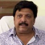 ‘വാതിലില്‍ മുട്ടുന്ന വിദ്വാന്‍മാരെ ജനമറിയട്ടെ, സ്‌ക്രീനില്‍ തിളങ്ങുന്നവരുടെ യഥാര്‍ത്ഥ മുഖം ജനം മനസ്സിലാക്കട്ടെ’ : കെ മുരളീധരന്‍