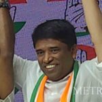 സികെ ജാനു യുഡിഎഫിലേക്ക്, വിയോജിച്ച് ചെന്നിത്തലയും മുരളീധരനും